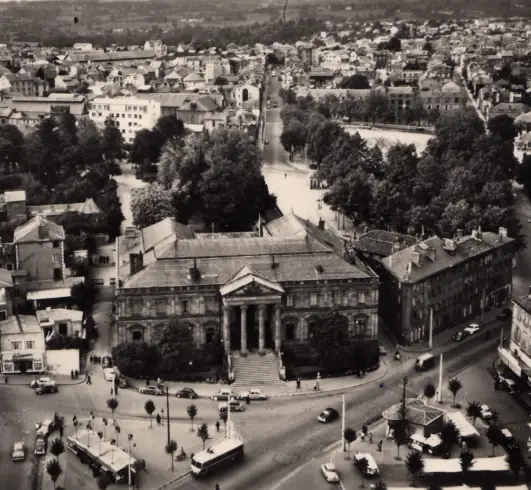 Le Versailles Restaurant Brasserie A Limoges Au Pied Du Palais De Justice